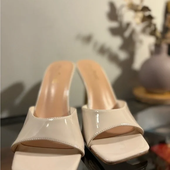 NWOT Anne Michelle Elegant Cream Women's Heels - Picture 3 of 8